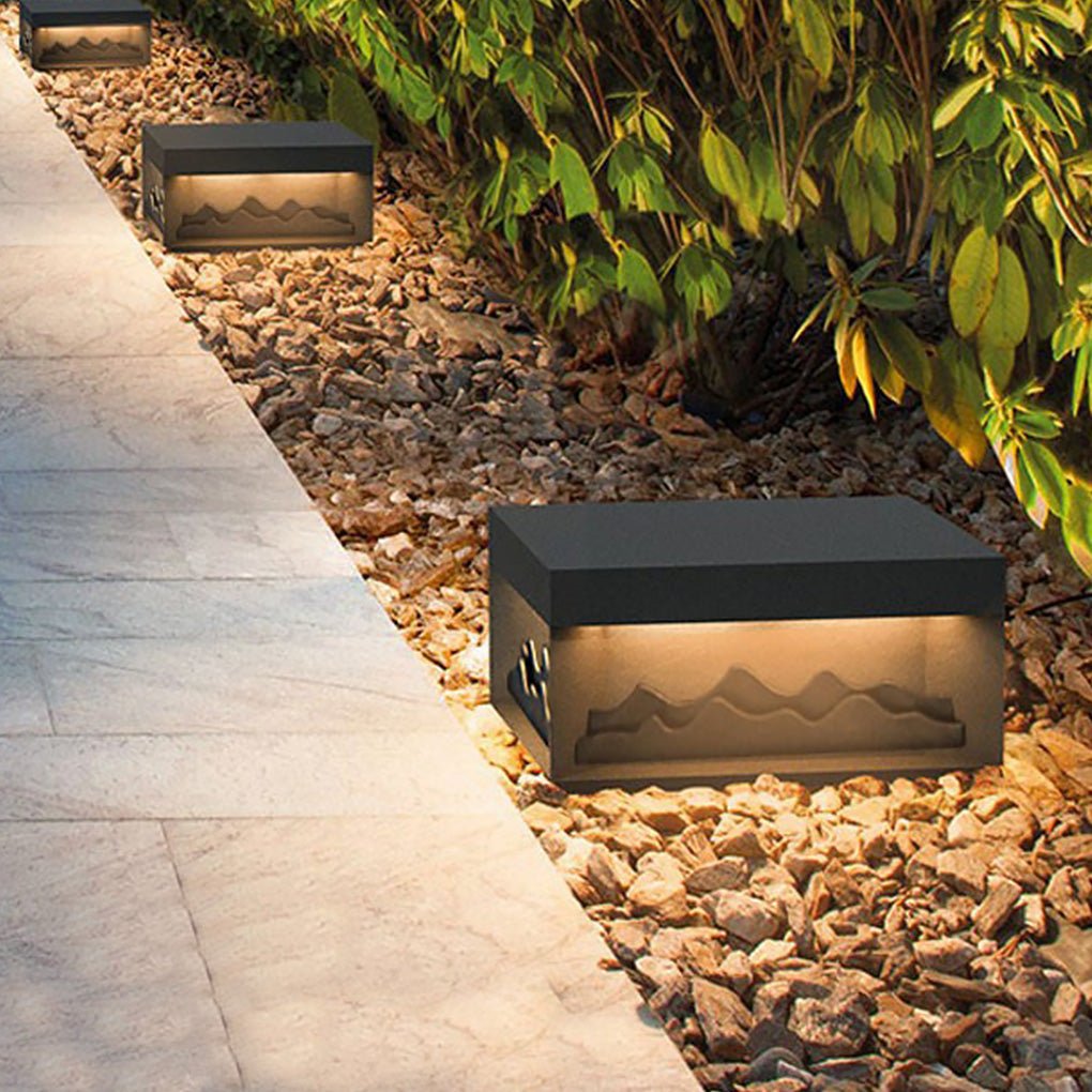 Outdoor Waterproof Garden Lamp Post with Mountain Scenery Design