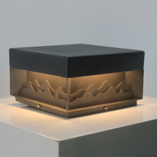 Outdoor Waterproof Garden Lamp Post with Mountain Scenery Design