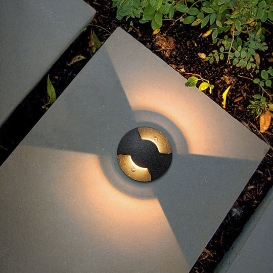 Sleek LED Cap Light for Garden Stairs, Decks & Pathways