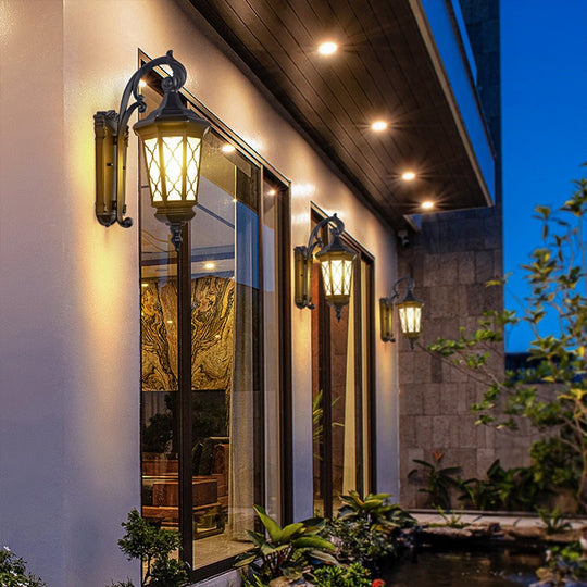 Outdoor Retro Waterproof LED Wall Lamp for Courtyard and Balcony