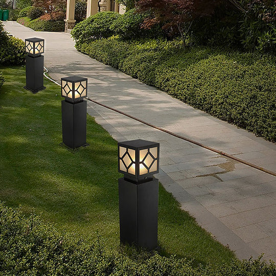 Retro European Square Solar Powered Bollard Light