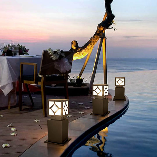 Retro European Square Solar Powered Bollard Light