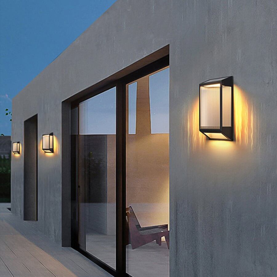 Vertical Acrylic LED Wall Lamp for Outdoor Lighting