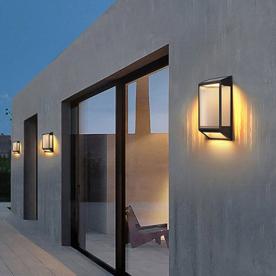 Vertical Acrylic LED Wall Lamp for Outdoor Lighting