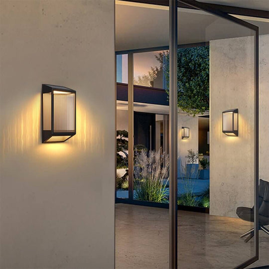 Vertical Acrylic LED Wall Lamp for Outdoor Lighting
