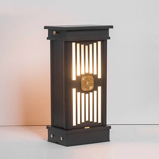Traditional Retro Black LED Post Light for Outdoor Gardens