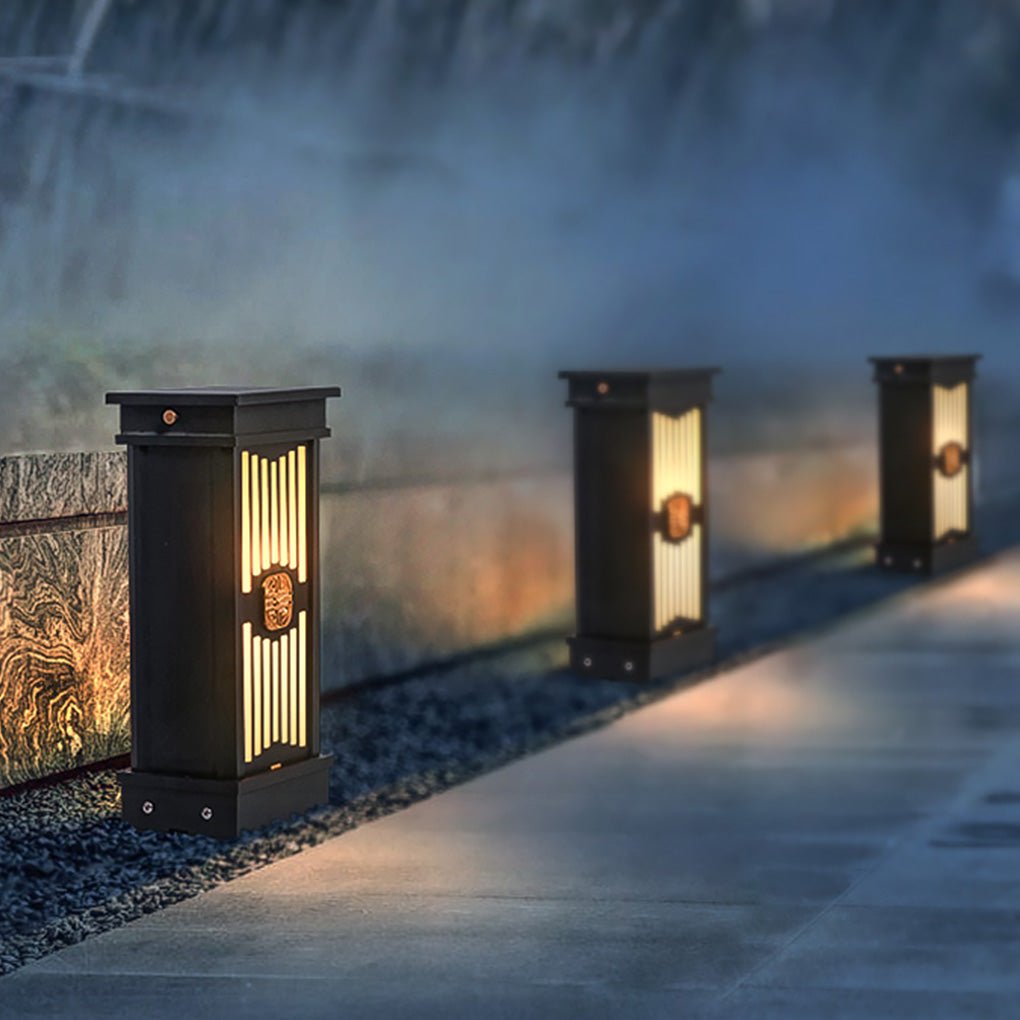Traditional Retro Black LED Post Light for Outdoor Gardens