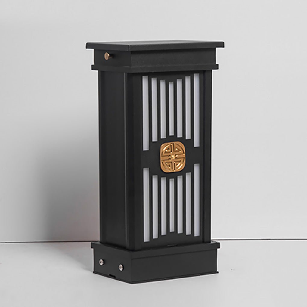 Traditional Retro Black LED Post Light for Outdoor Gardens