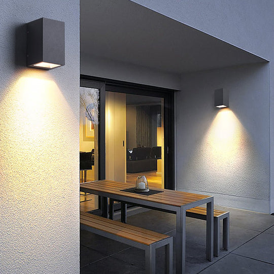 Two Light Effect Waterproof LED Wall Light for Outdoor Villa Courtyard
