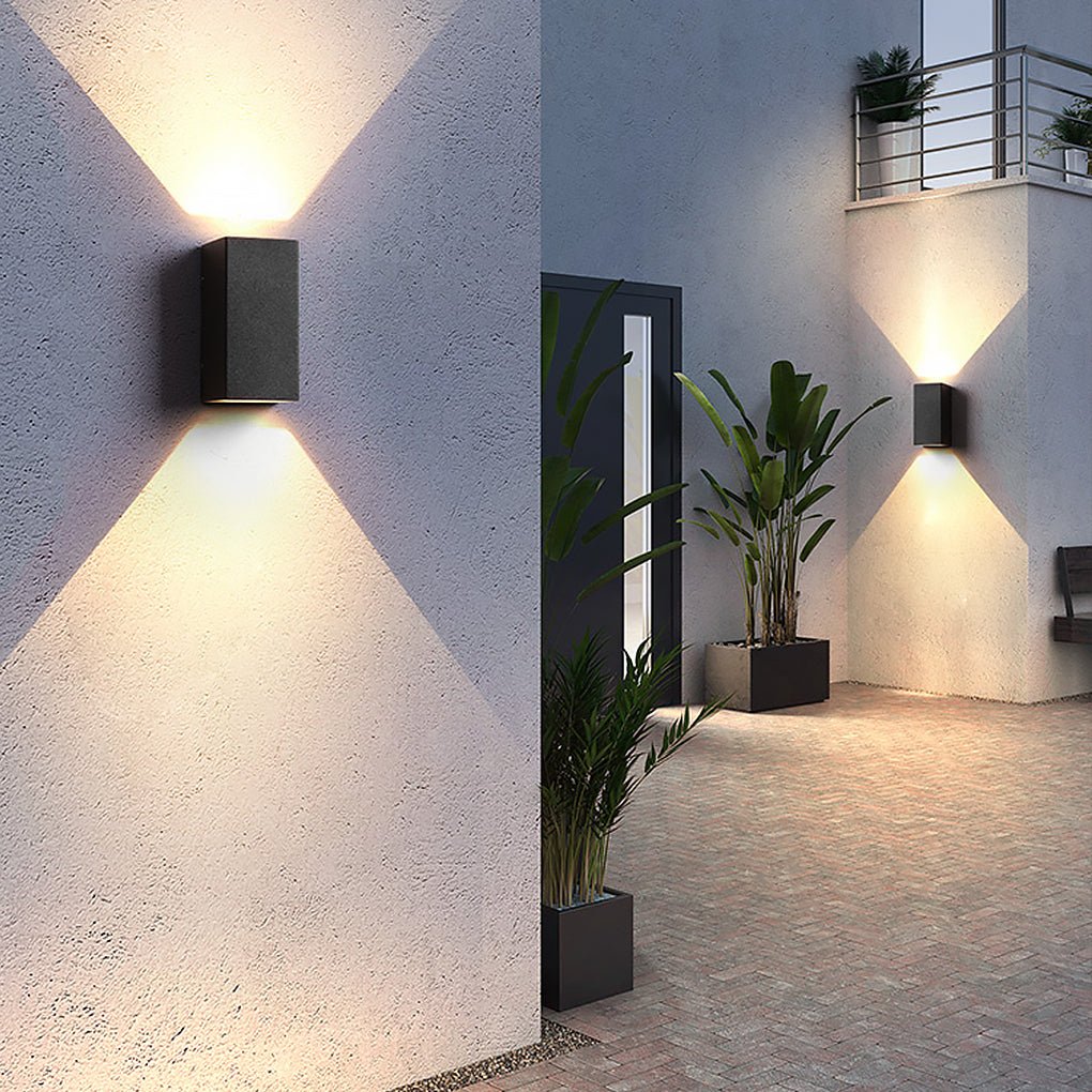 Two Light Effect Waterproof LED Wall Light for Outdoor Villa Courtyard