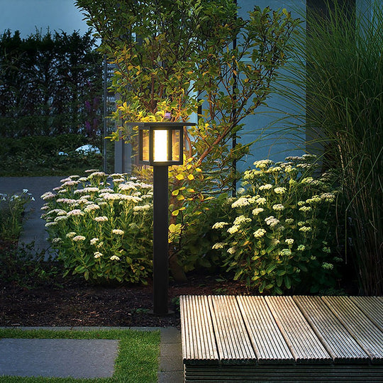 Wide Top Dual-Powered LED Outdoor Post Lights