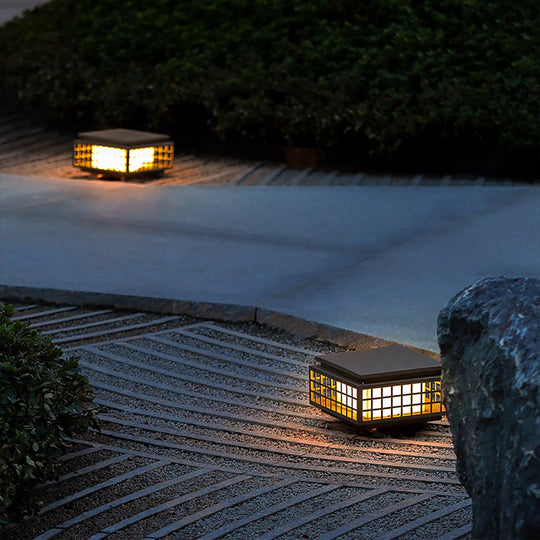 Elegant Solar LED Garden Lamp Vintage Hollowed Pattern Weatherproof Metal Design